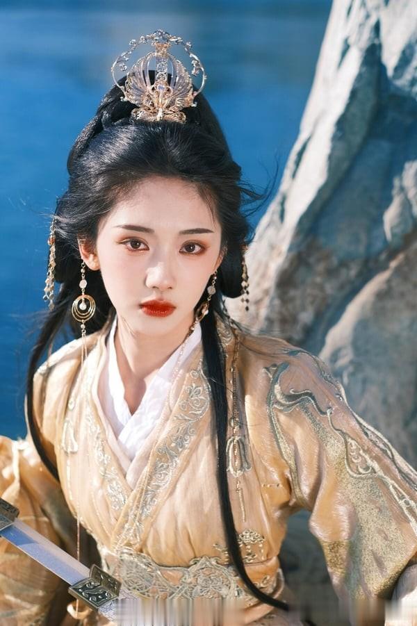 网评最高颜值00花TOP10! 赵晴没前十,赵今麦第三,冠军好意外