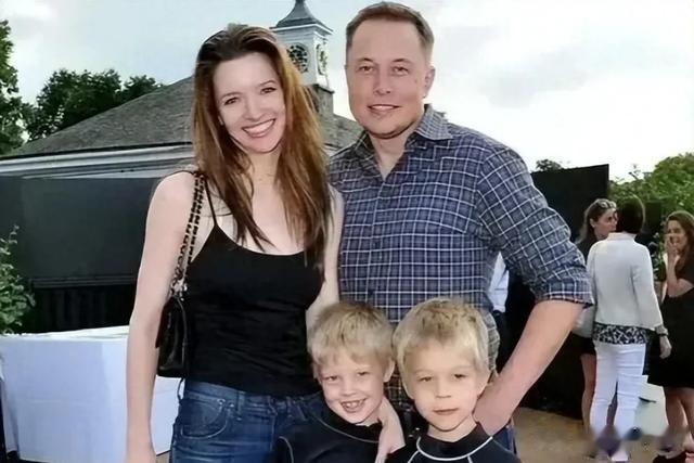 马斯克带娃逛礼品店,亿万富翁平凡父爱时刻