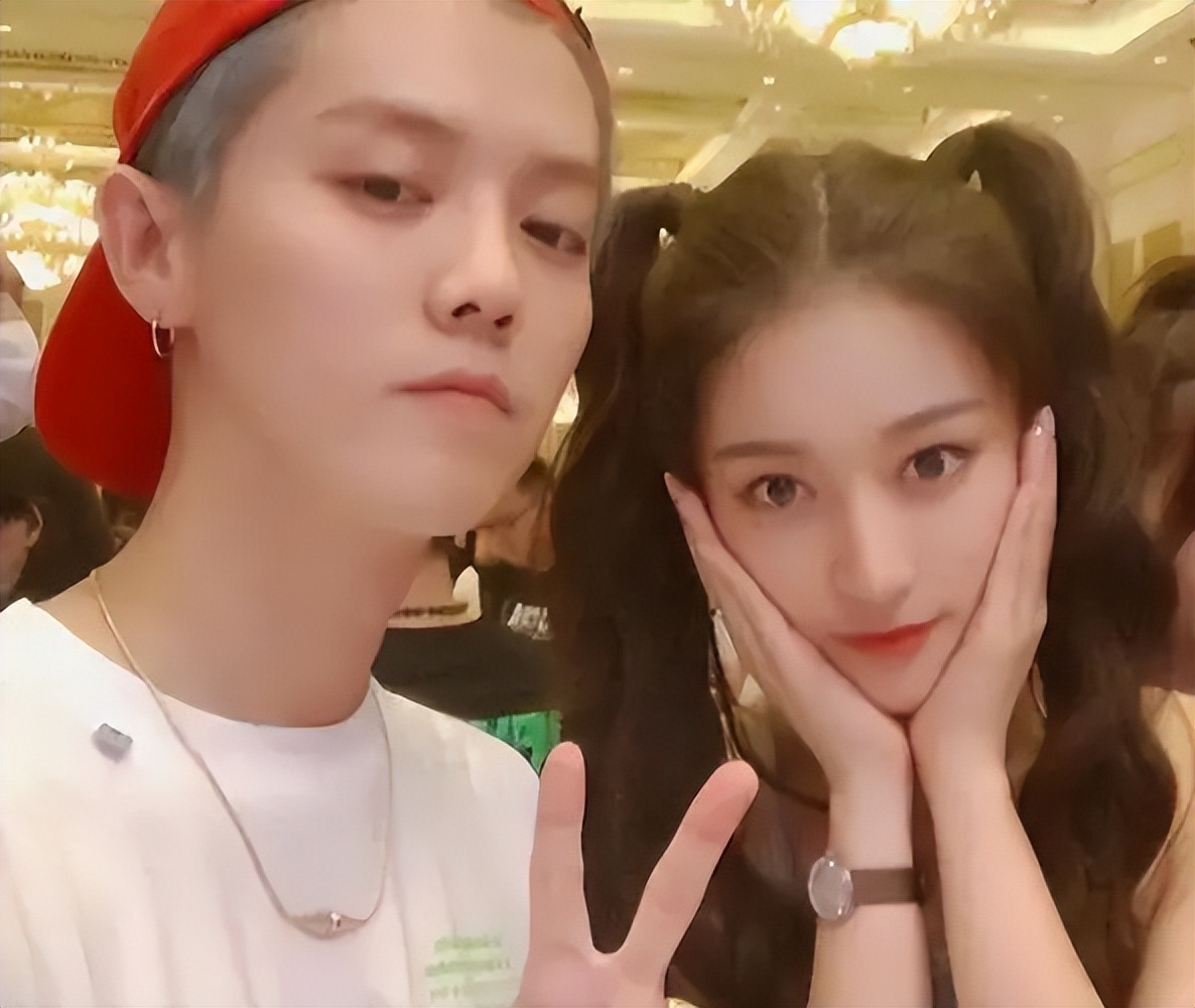 张小寒曝塌房男顶流如果真是鹿晗，网友：怎么为过去的错误买单？