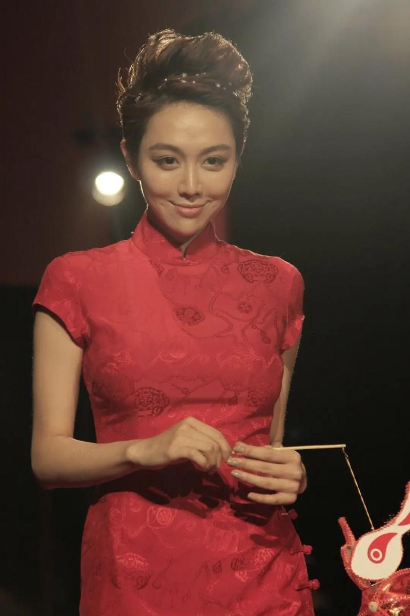 娱乐圈的“人情冷暖”:姜妍的白玉兰奖之旅