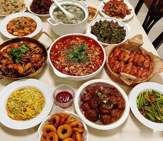 广东女子头次去重庆男友家,看到对方妈妈做晚餐,连夜提行李走人