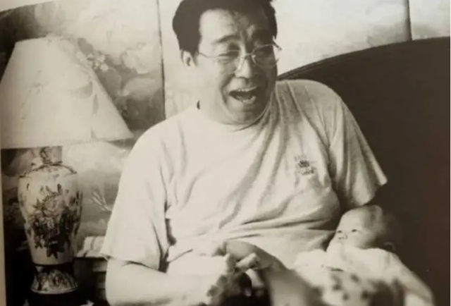 自作孽！李天一梦鸽卷钱跑路？84岁李双江投靠前妻，晒与长子合影