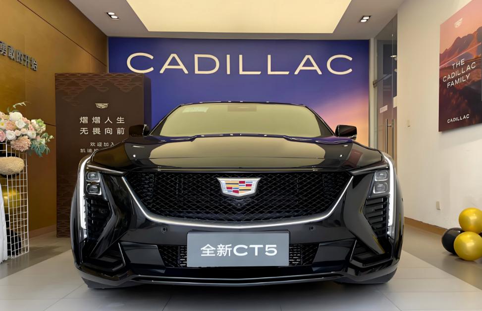 凯迪拉克内部资料：18.99万起的全新CT5，用实力拒绝“远光狗”！