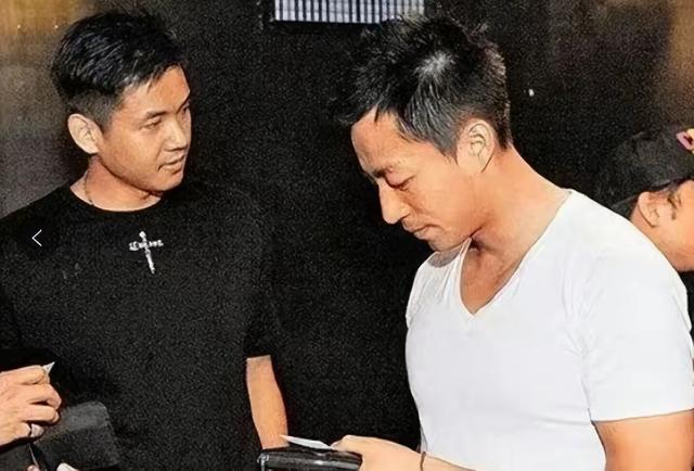 实锤了!大S婚内给具俊晔寄颜料,汪小菲晒出的物流单信息量太大