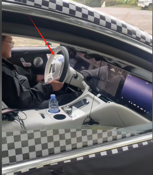 我打听清楚了，叫尊界S800