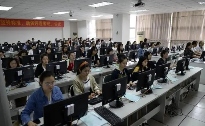 你怎么看本科生选择回到中职、高职院校“回炉”