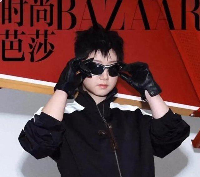 同样在进行时尚芭莎的拍摄,陈梦与孙颖莎对比后,看出了骨相天成