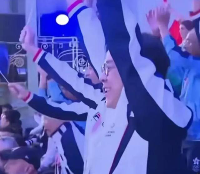 万万没想到，41岁的霍启山竟然以这种方式，成为了“全网焦点”！