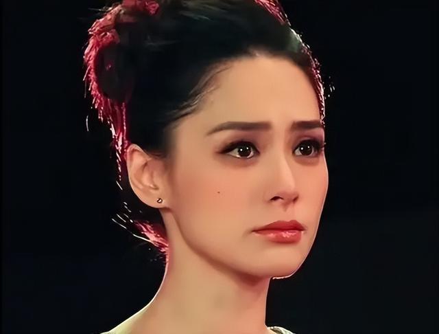 曝43岁阿娇私生活混乱！聊多个小男友，床照泄露，聊天记录也曝光