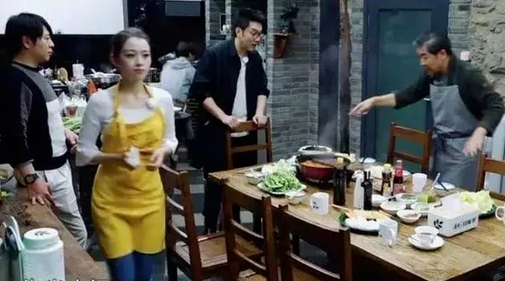 内娱最好命阔太:住亿万豪宅,做一顿饭赚7000万,被老公宠爱30年!