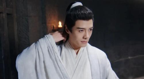 表面上是小演员,实际是经纪公司大老板,这些明星个个手下有强兵