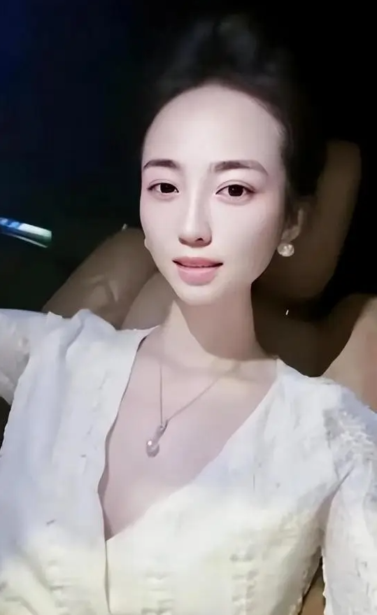 恒大歌舞团白珊珊,翩翩起舞心情大好,发声“初心不变”不惧流言