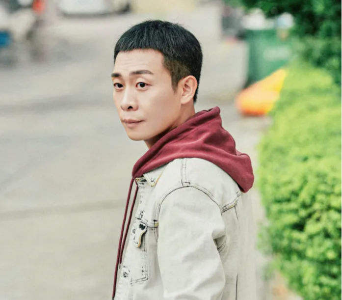 吴京邀张译拍戏:你要多少片酬?张译:你要没钱,就给我100块