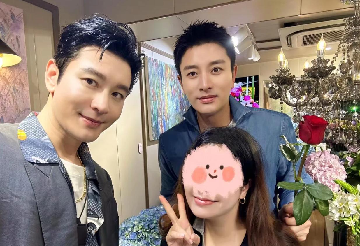 贾乃亮黄晓明上海早高峰坐地铁,明星没人让座遭遇尴尬,引人热评