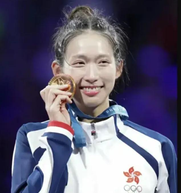 霍启山以一种意外的方式,引发全网的关注!网友“乱点鸳鸯谱”