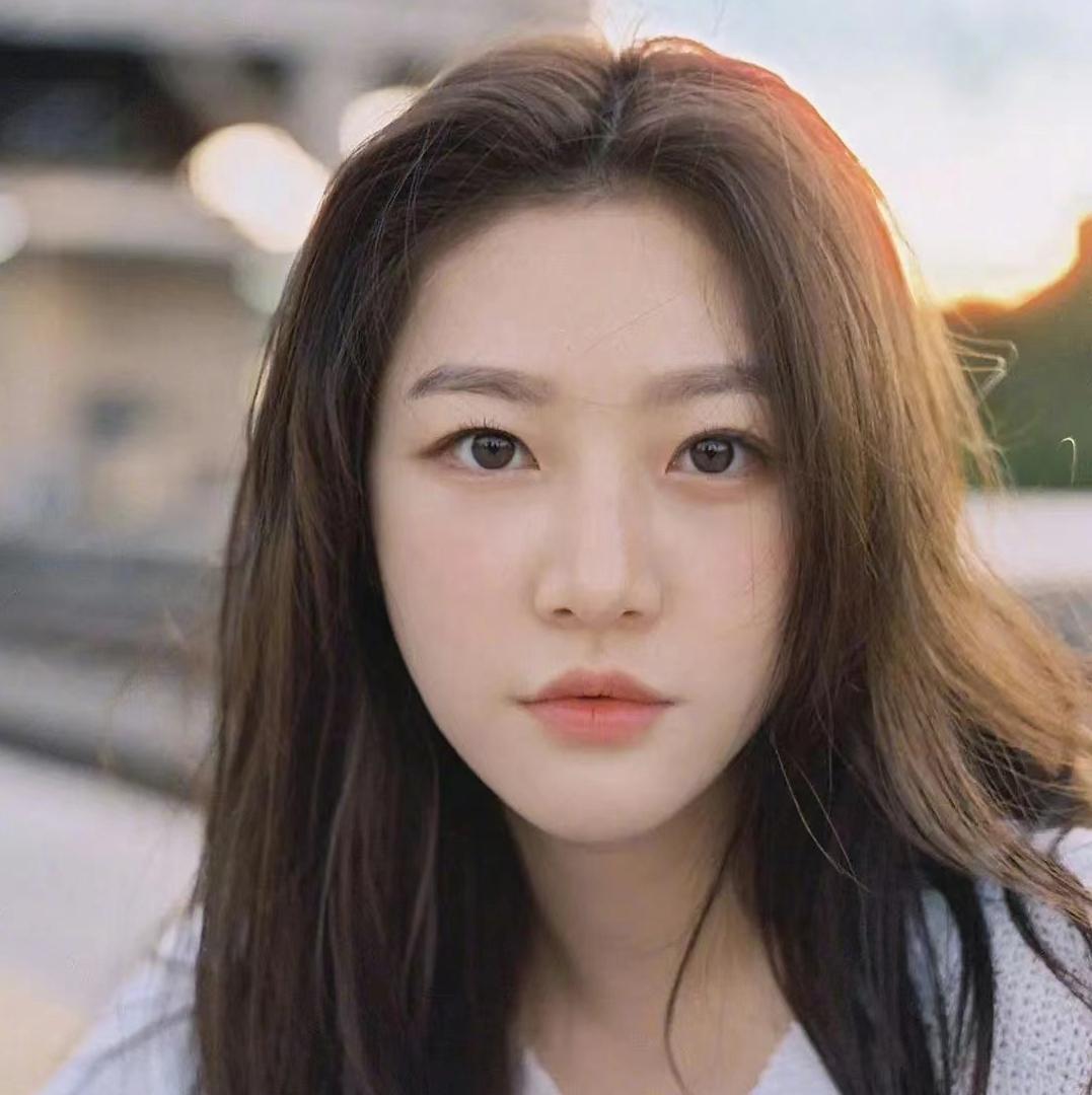 金秀贤要塌房吗,与劣迹女星金赛纶亲密照曝光,网友翻帖子曝恋情