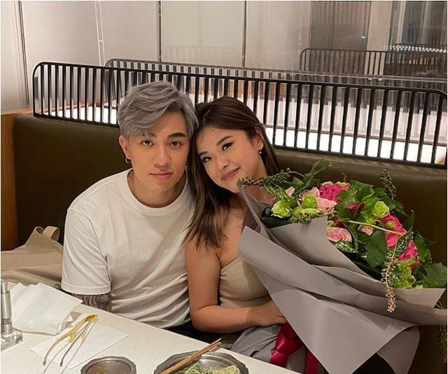 香港男星演唱会上求婚成功！拿钻戒紧张单膝下跪，女友爆哭点头