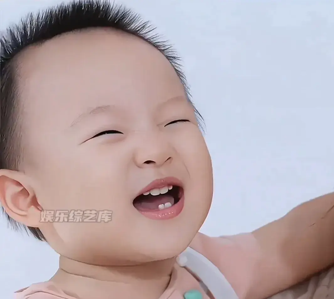 这瓜越吃越不明白了! 王思聪发文辟谣认娃，黄一鸣后脚直播哭戏