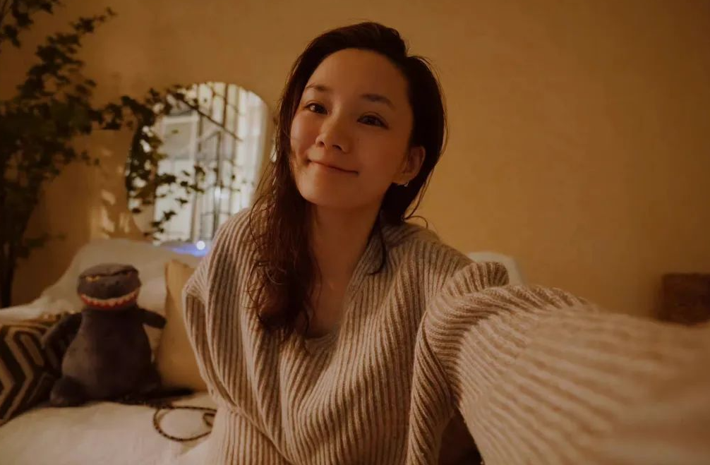 被嘲“最丑女主”后,37岁女演员租房度日上热搜:退圈,认命,人间清醒