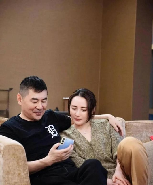 陈建斌回新疆老家，父母房子老旧，不愿意和儿媳妇蒋勤勤同住一起