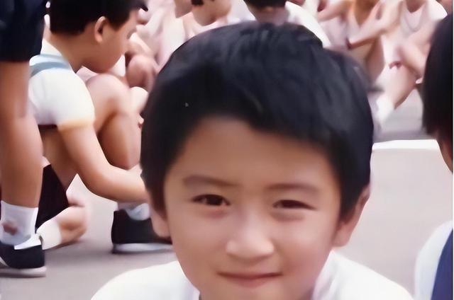 这一次,42岁的张柏芝将挡在身前面的遮羞布撕破了