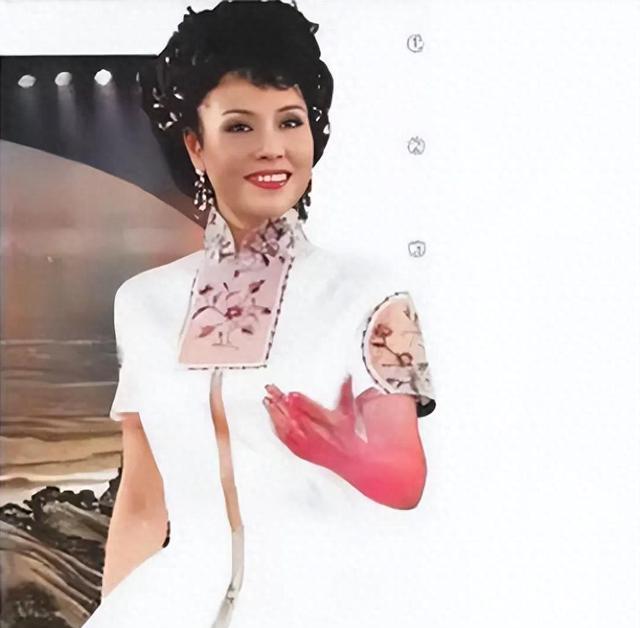 |她24岁一唱成名,48岁丈夫入狱不抛弃,患癌后老公用全部身家医治