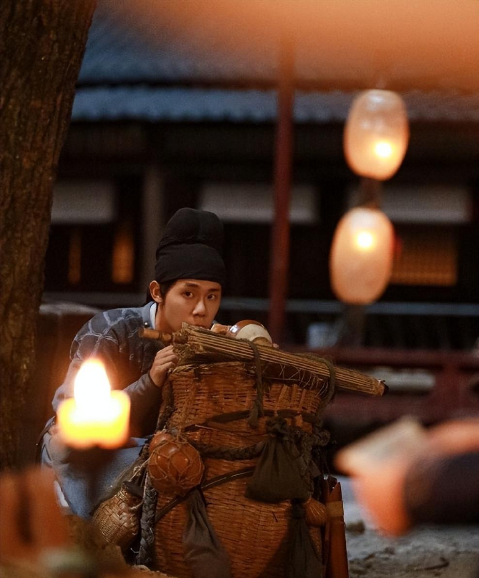 又出神剧:才播2集全网热度第一,终于有让我熬夜狂追的探案剧了