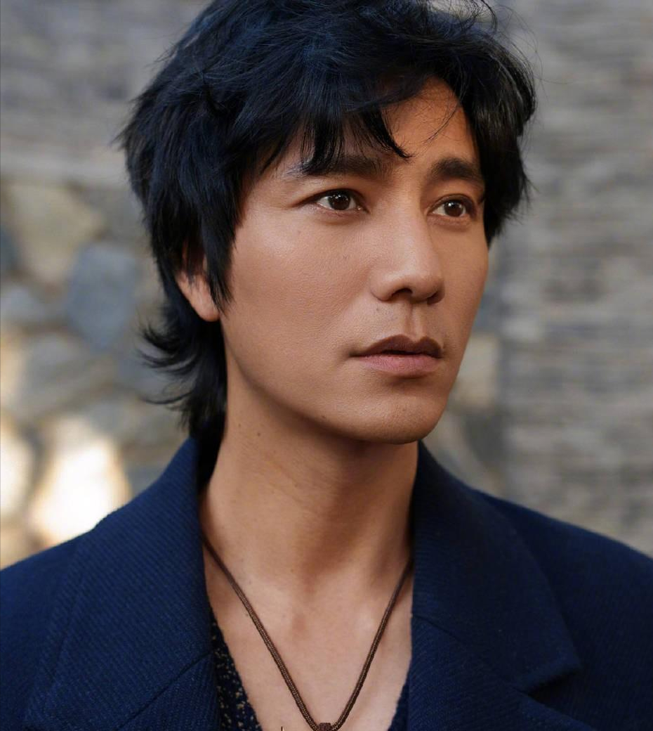 45岁佟大为和48岁陈坤近照曝光，天生花期长才是关键？