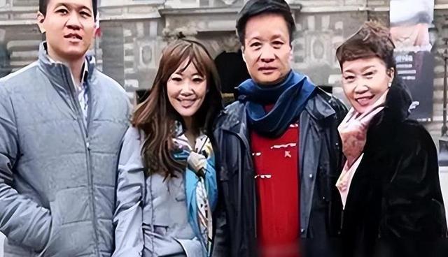 哈佛学霸,外交部长之子,歌唱家阎维文婿,李肇星之后的精英之路