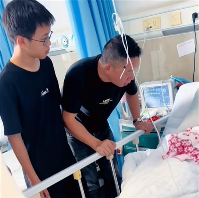 孙海洋发文悼念81岁父亲，孙卓姐弟哭成泪人，遗愿曝光令人泪目