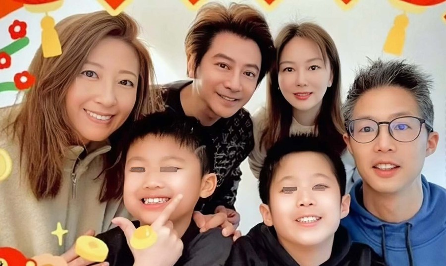 香港女星婚内出轨,花钱包养大12岁软饭男,多次开房聊天言论大