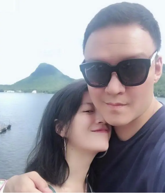 李嘉格|好声音没夺冠,却嫁给了爱奇艺总裁,34岁成了人生赢家