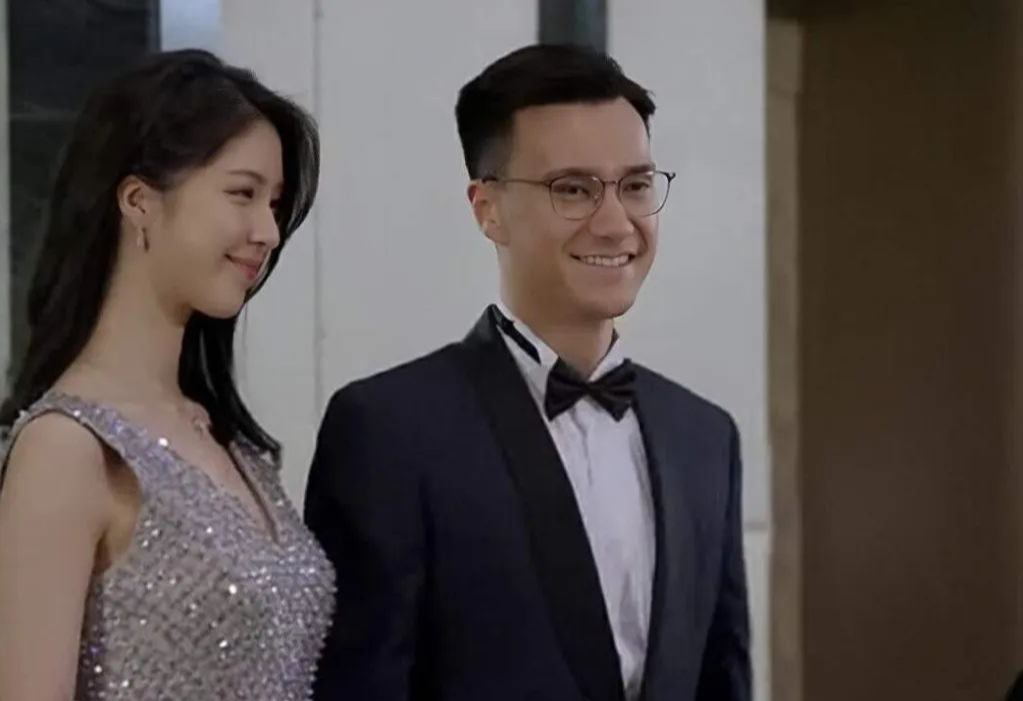 港台女星陈晓华年底闪婚！恋上帅气型男，秘密同居试婚两年曝光！