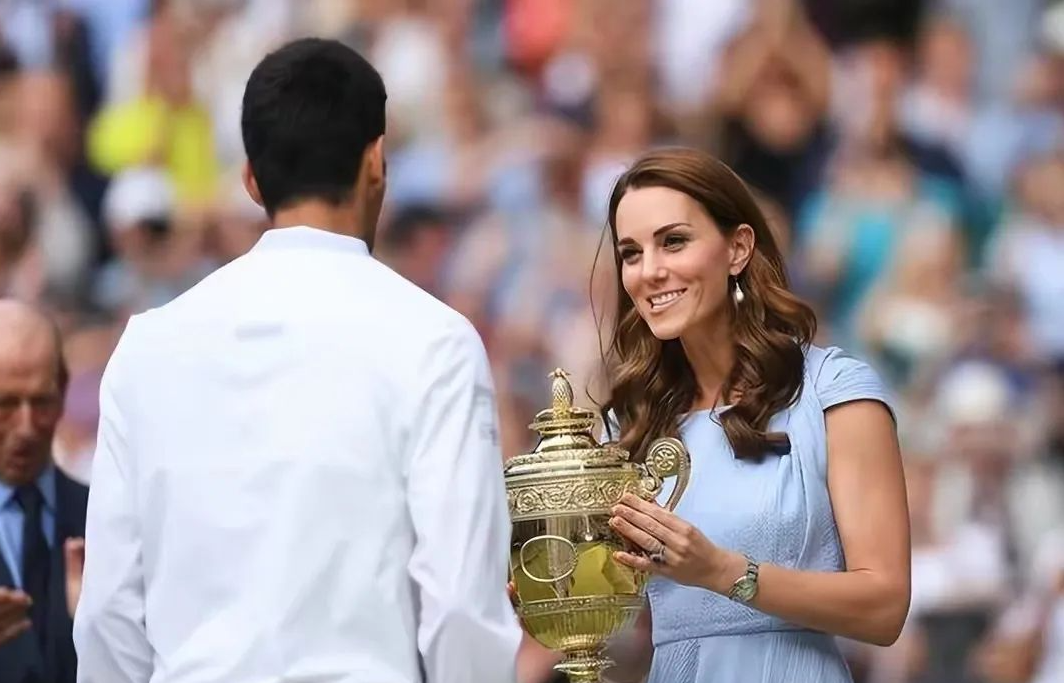 太炸裂了,凯特住院照曝光粉丝失控?王室辟谣:她是威廉最爱的人