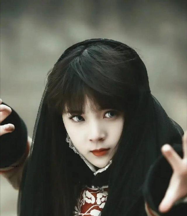 女演员长相多重要?《玫瑰故事》里陈瑶戴不戴眼镜,差距明显