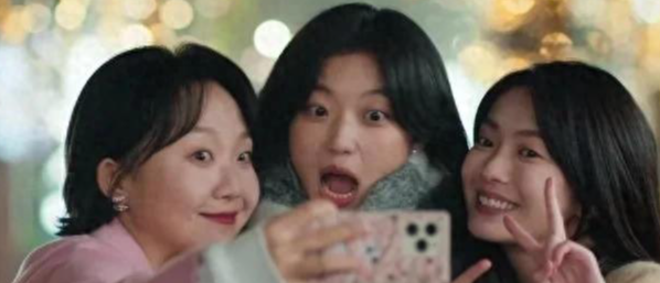 《冬至》陆嫣三个闺蜜只有唐洁没人敢动，看到她手撕丁靖懂了