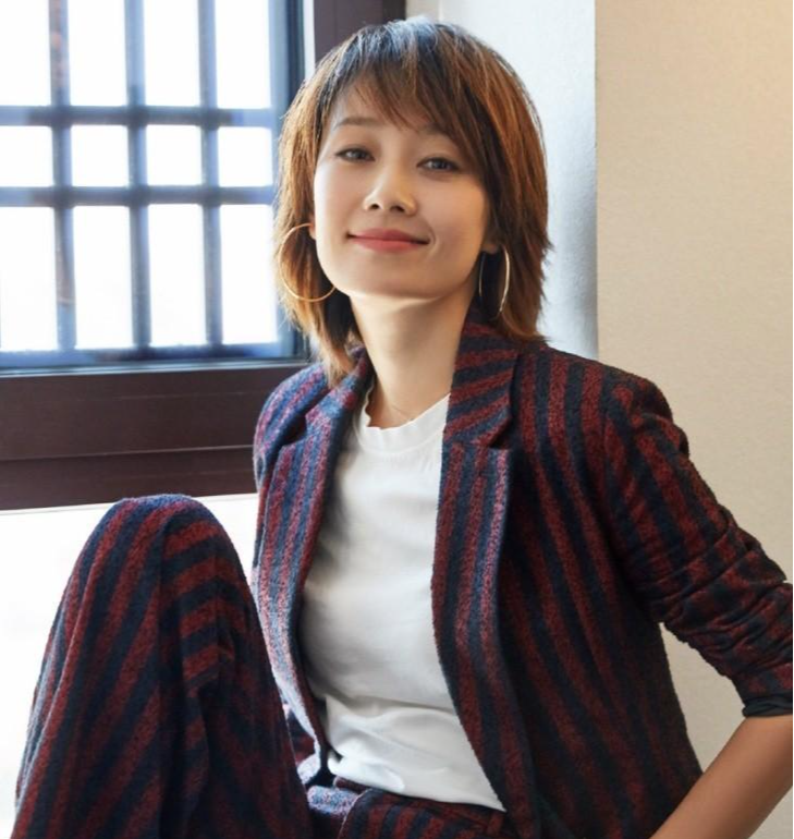 看到梁静陪女儿参加走秀后,才懂马伊琍当年的精明,林心如说对了