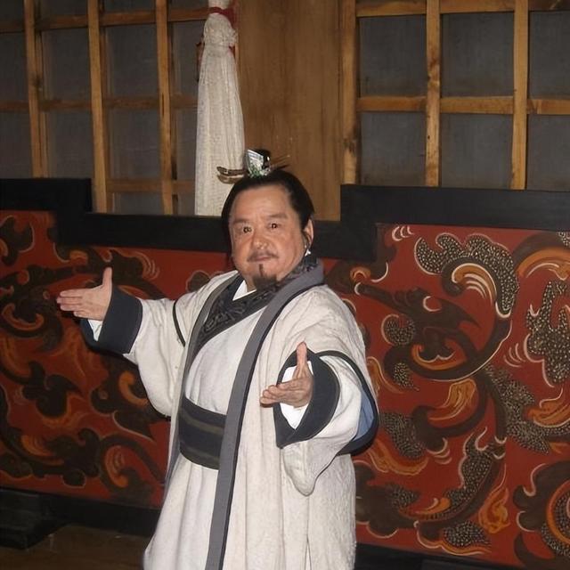 “第一矮星”陈三木:身高只有1米28,却娶过四个漂亮老婆