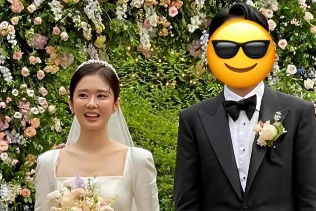 被封禁后回到韩国的张娜拉,时隔15年又一次出现,却让人惊艳不已