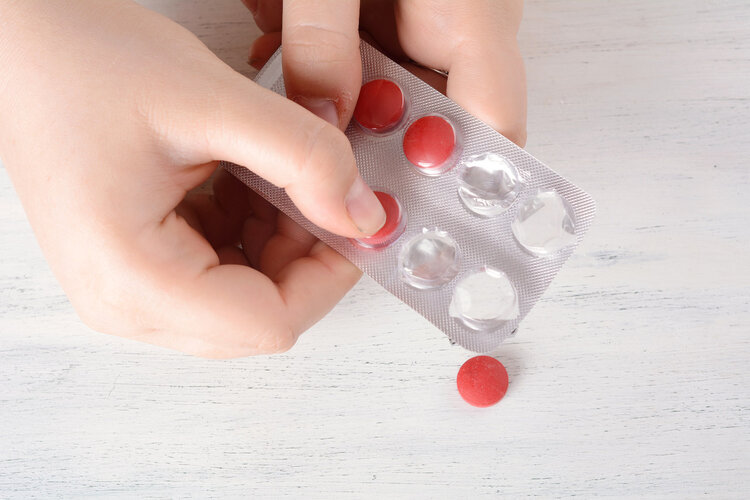 不宜长期服用的4类常用药，竟会破坏身体免疫力，很多人还不知道