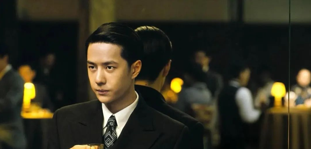 赵丽颖王一博提名金鸡奖,引发网友的热议,流量明星能否华丽转身