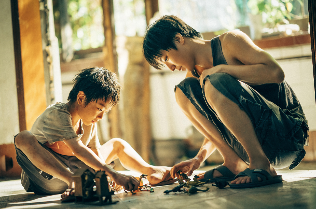 没上映票房就破4160万,吴京加马丽都压不住,中秋档冠军定了?