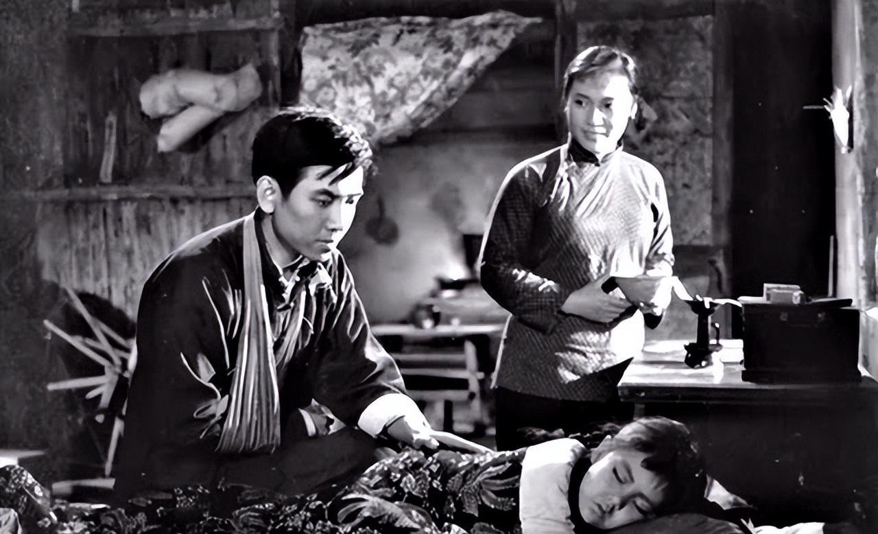 建国后真实铁道游击队长刘金山被问起与芳林嫂情况 囧得满脸通红