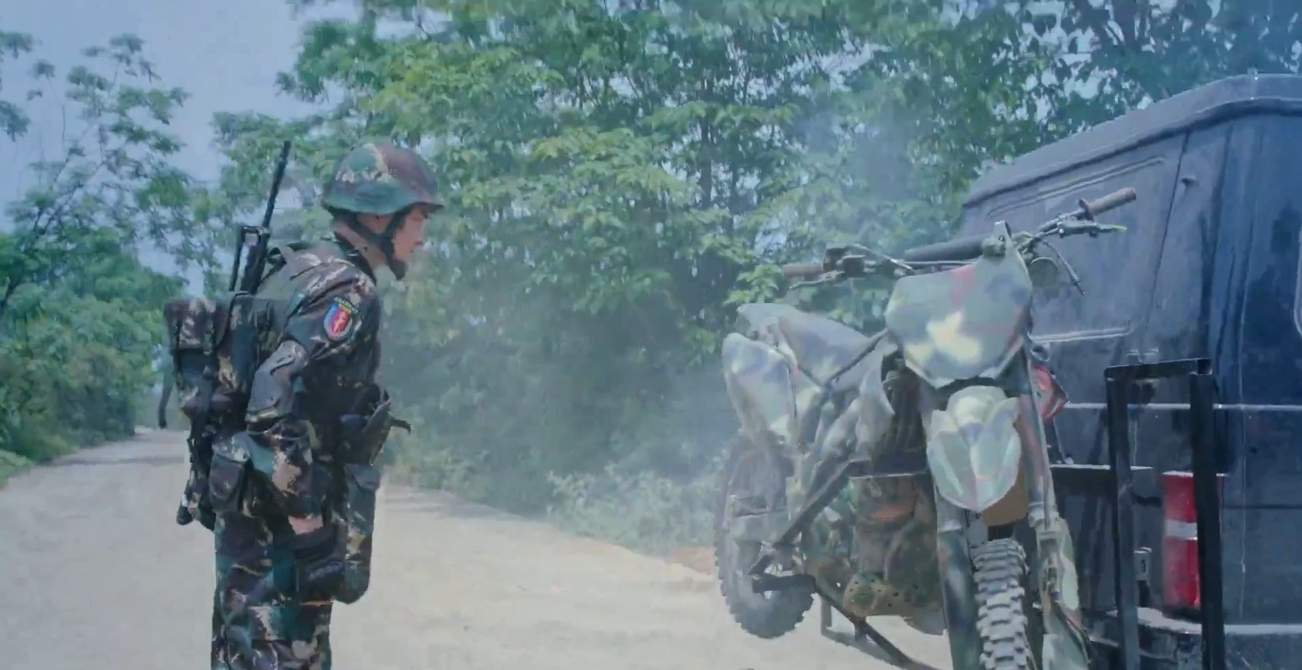 《蓝盔特战队》首播好评如潮,看完特效我想说:这是真炸呀