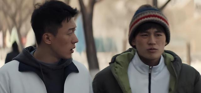 笑掉大牙!一脸褶子演“大学生”?央视《玫瑰的故事》选角真错误