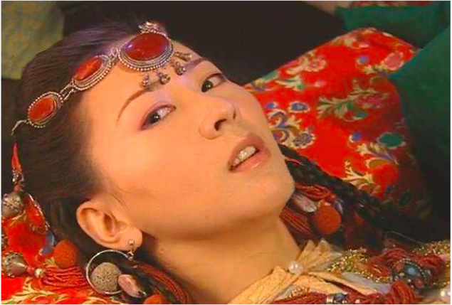 汤加丽:艺术梦想与生活挑战的对决