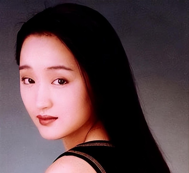 毛宁|8次登春晚却作死入狱,现已经55岁沦为"富婆开心果",老伙伴也不再联系