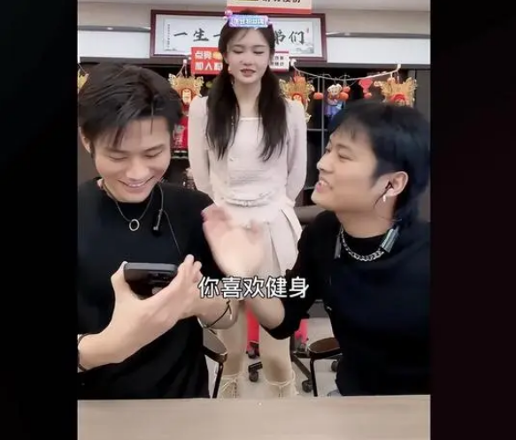 直播大佬接连翻车,三只羊垮台是必然,被打假的网红你买过几家