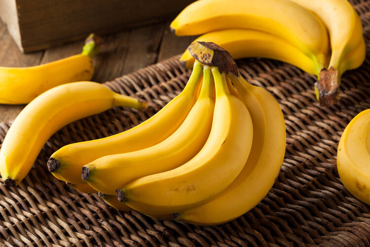 高血压患者不能吃香蕉？医生：尽量少吃这2类水果，很多人还在吃