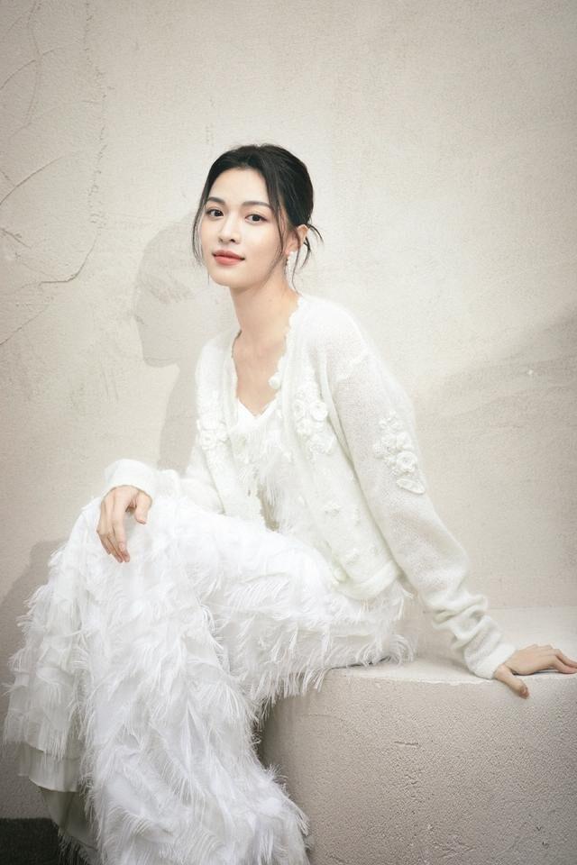 刚出道的“钟楚曦”好清纯,难怪李现不舍分手,张云龙想结婚